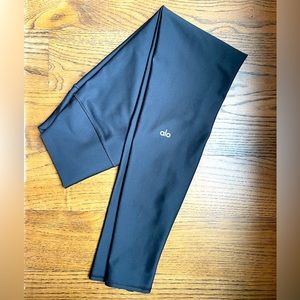 Alo AirLift High Waist Legging - Size Medium